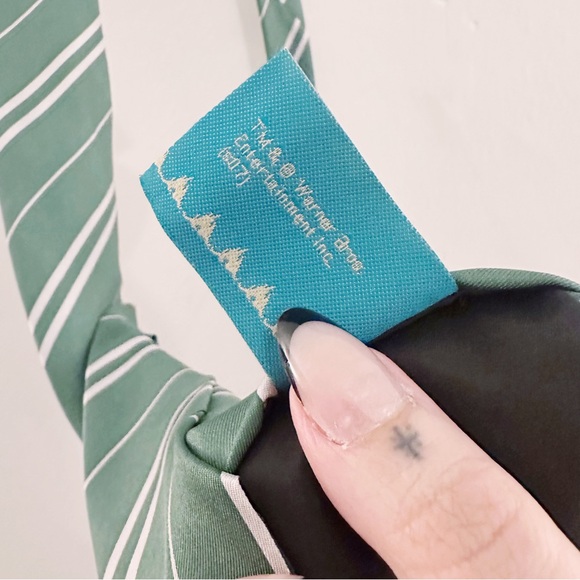 Slytherin Hogwarts Tie - Picture 5 of 8